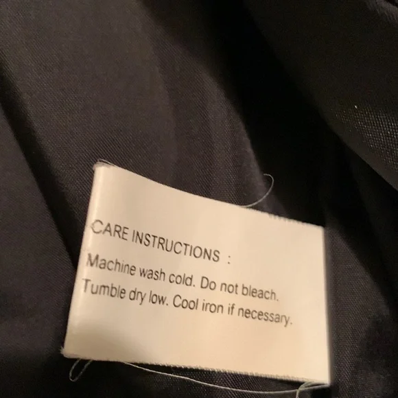 Gallery black quilted, car jacket lightly used - Picture 8 of 9